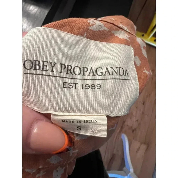 Obey propaganda short sleeve button up shirt anchor design men’s size small - Picture 5 of 5